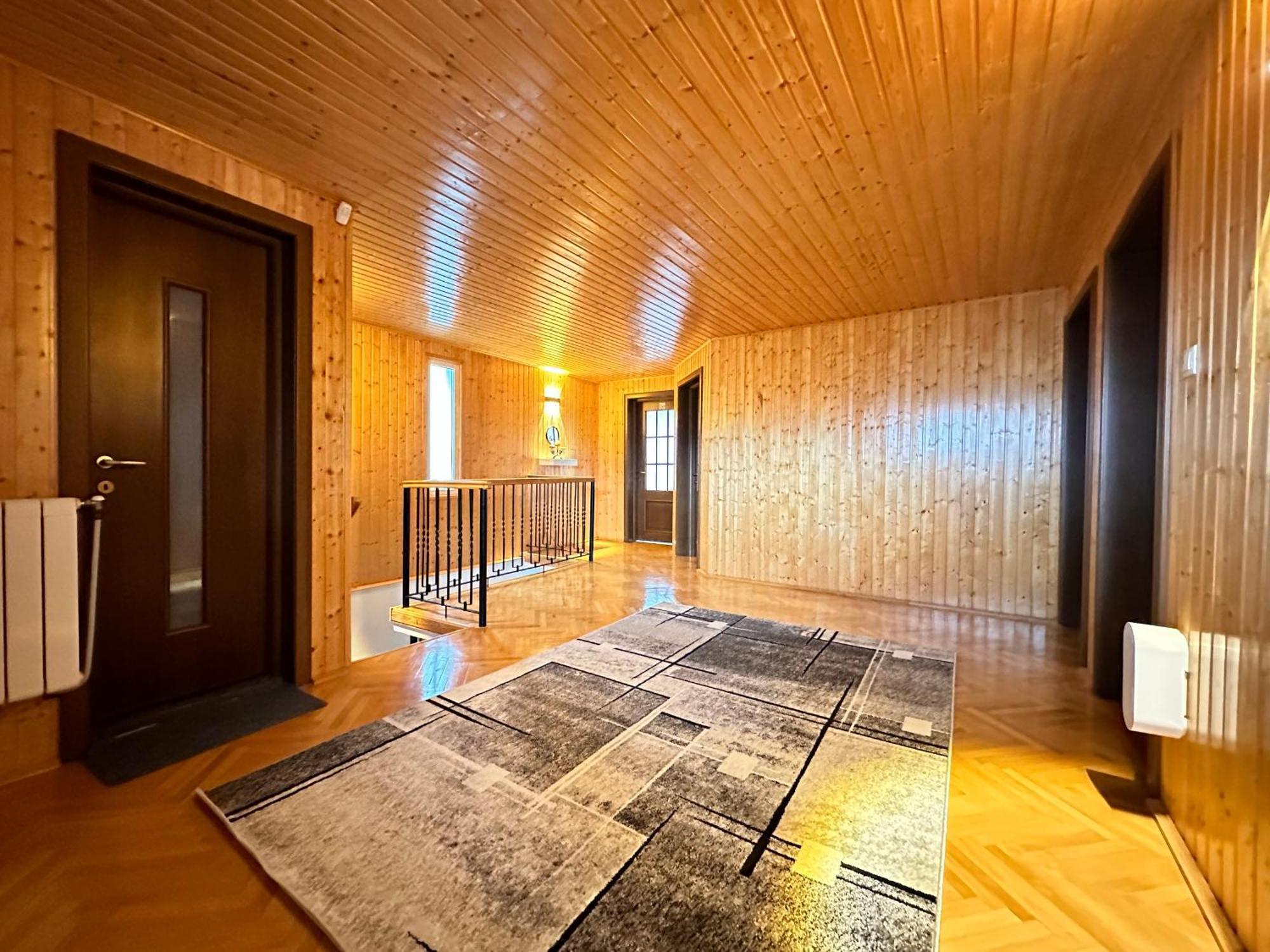 فيلا Prater House Mountain View موغيتْشي دي يوس المظهر الخارجي الصورة