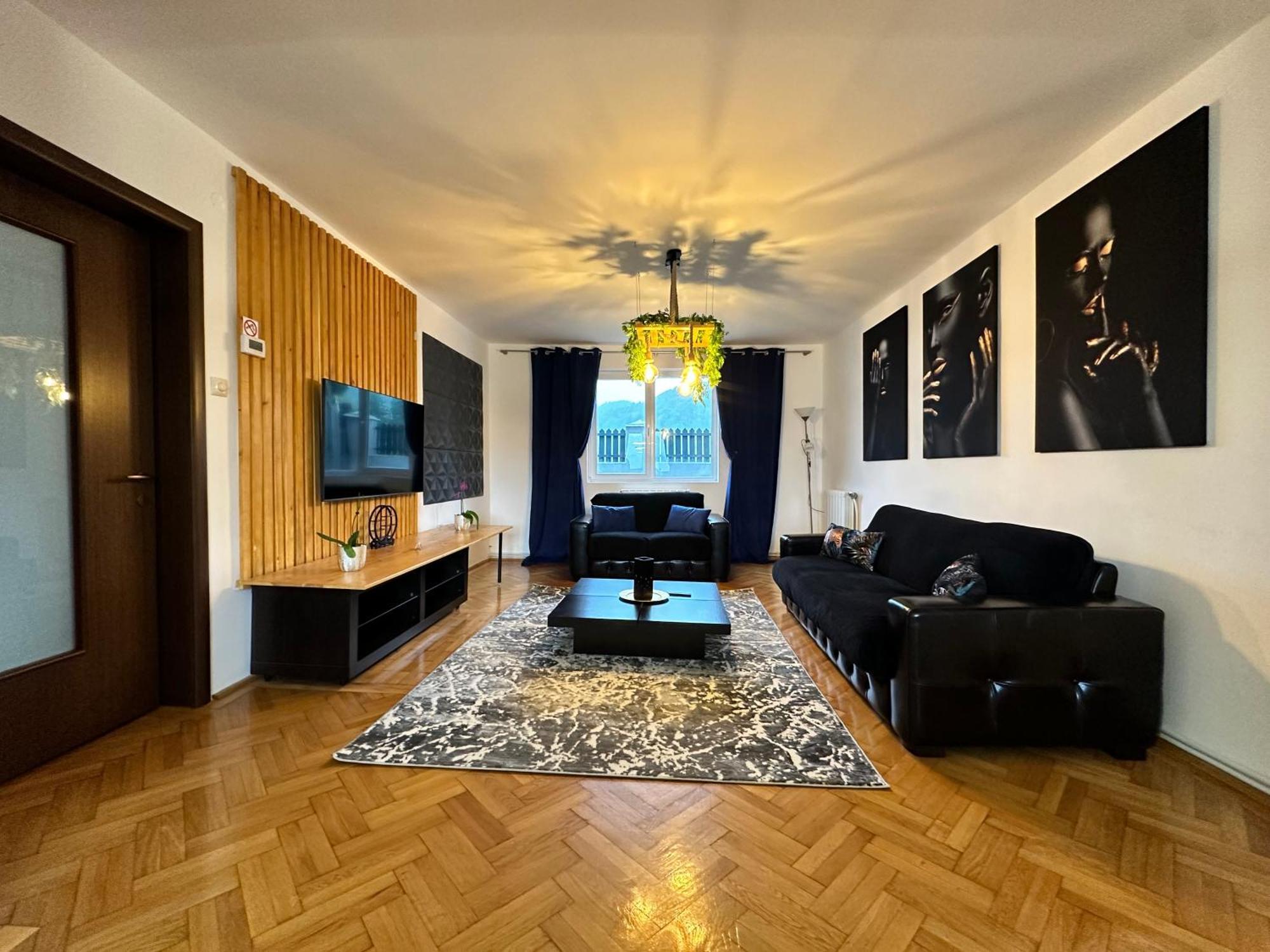 فيلا Prater House Mountain View موغيتْشي دي يوس المظهر الخارجي الصورة